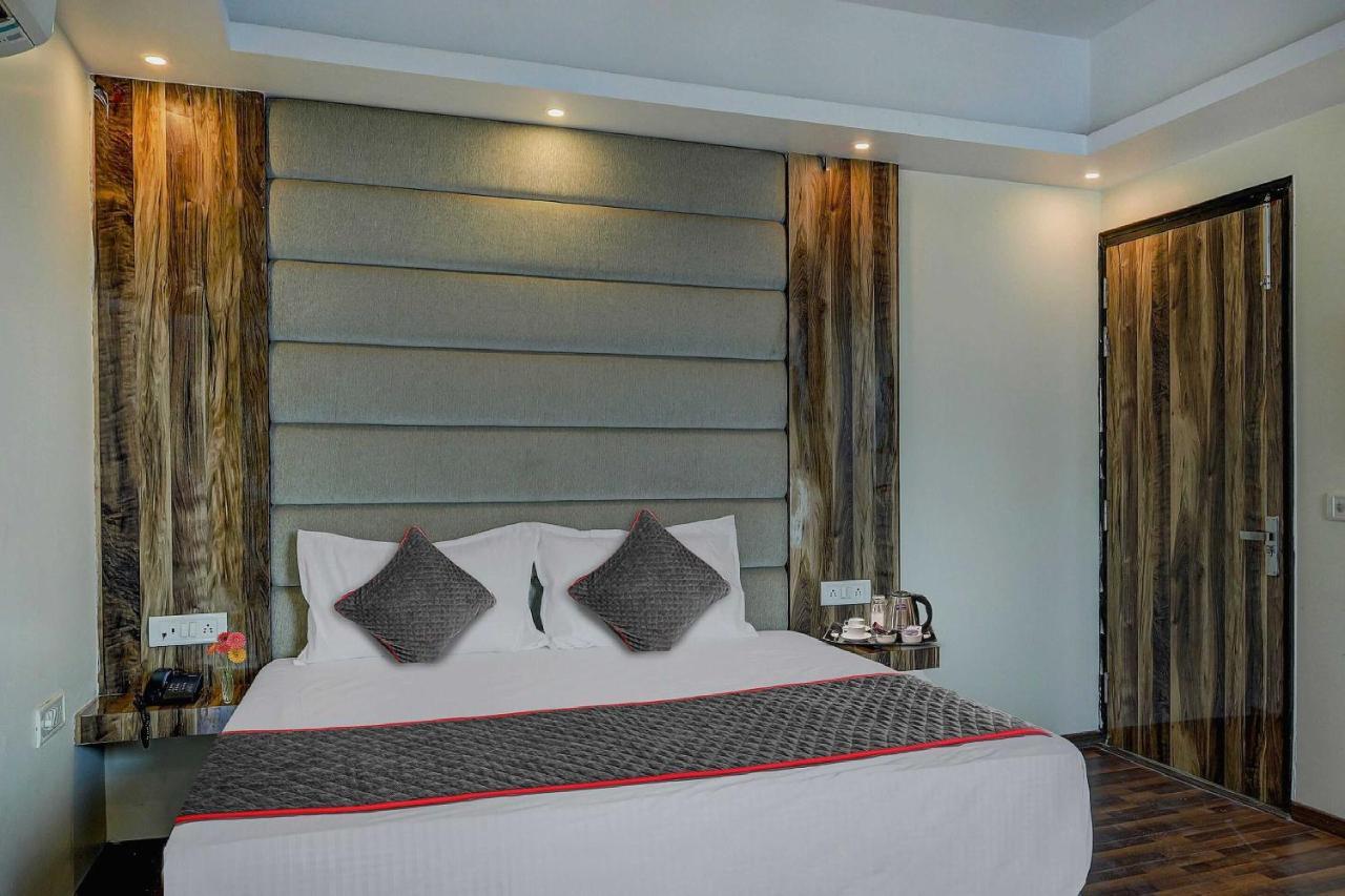Townhouse Golden King Hotel New Delhi Exterior photo