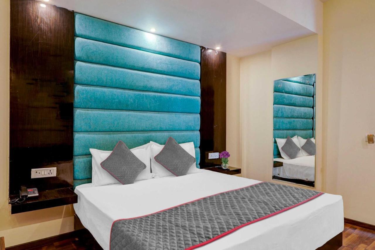Townhouse Golden King Hotel New Delhi Exterior photo
