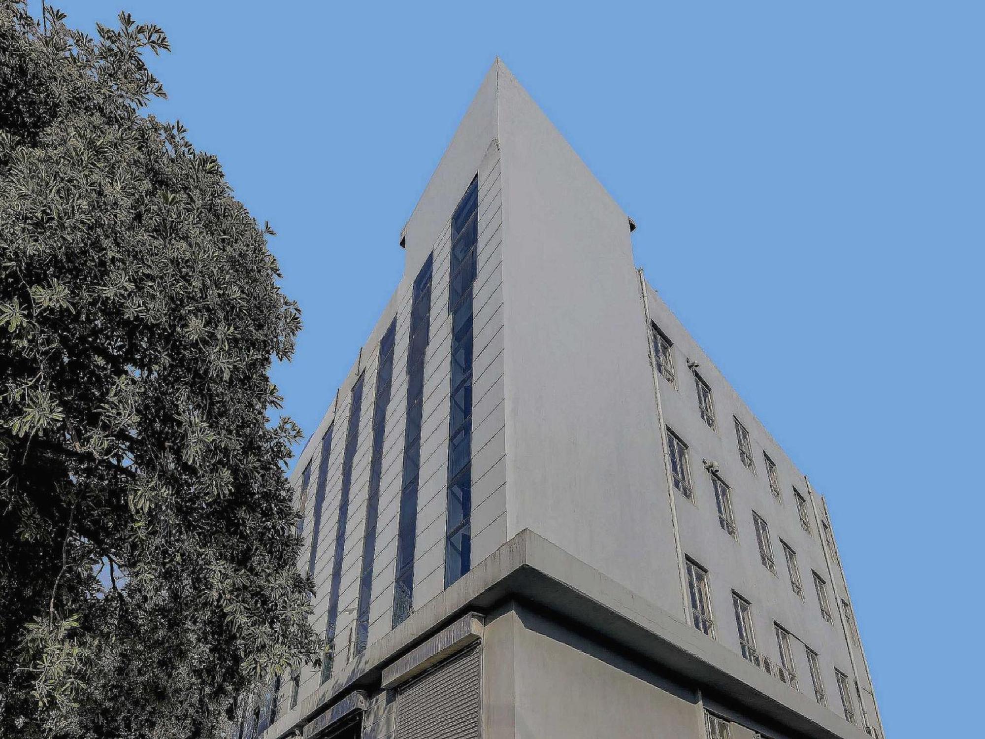 Townhouse Golden King Hotel New Delhi Exterior photo