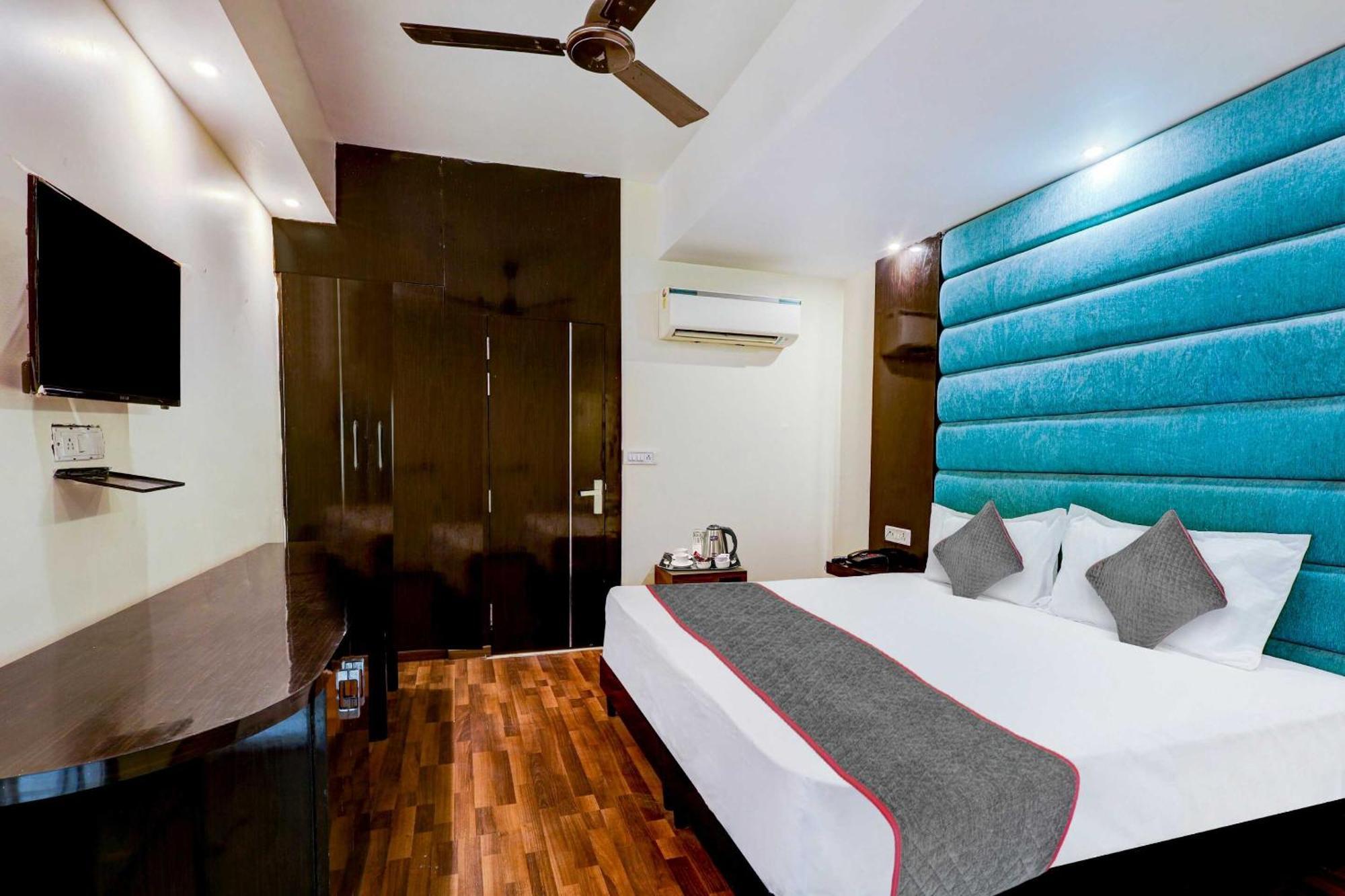 Townhouse Golden King Hotel New Delhi Exterior photo